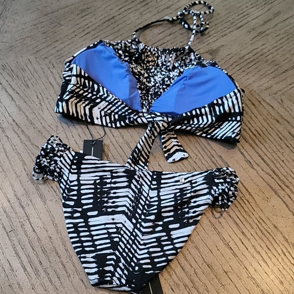 Black and white bikini set NWT Dolce Vita M - Picture 5 of 7